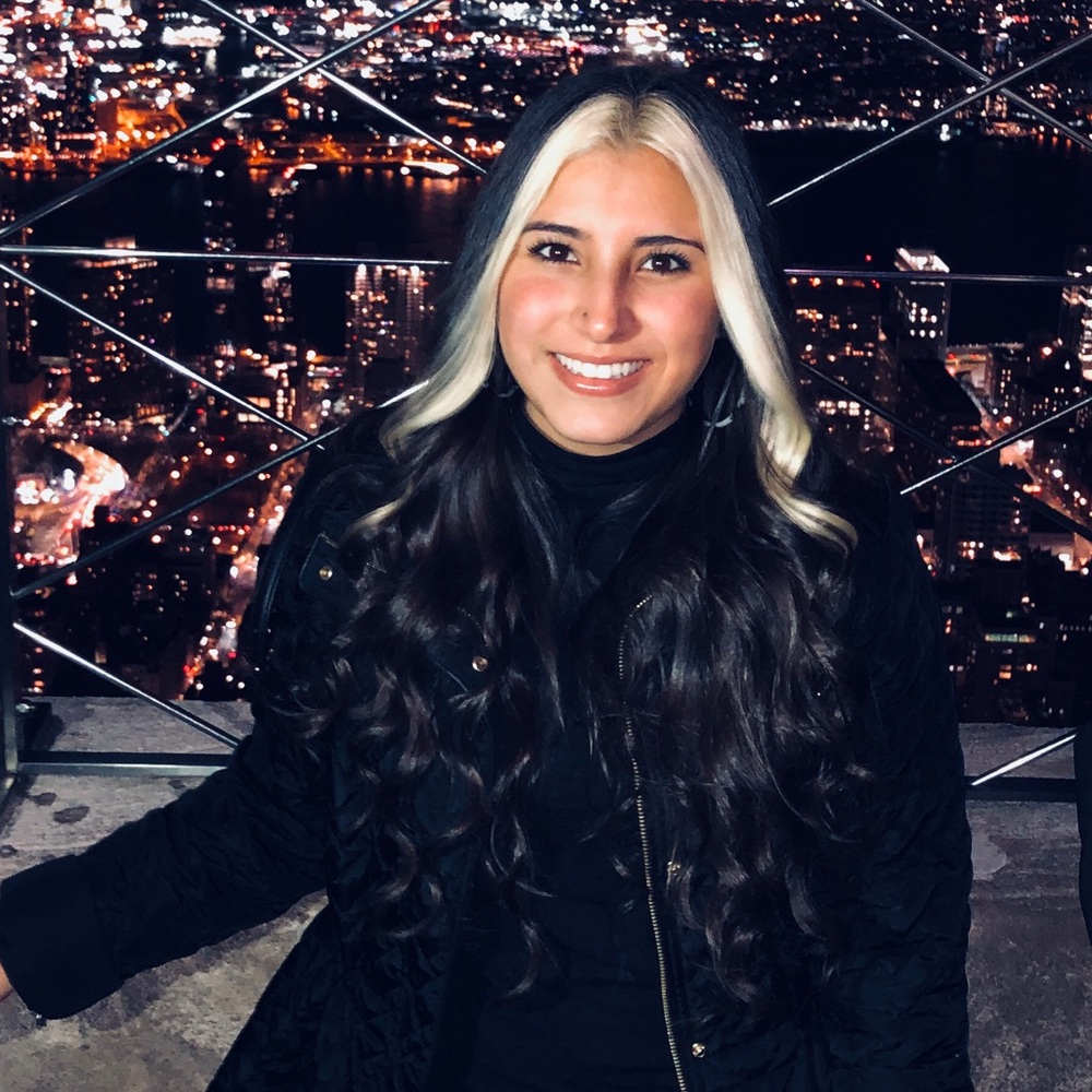 Meet your Posher, Larissa